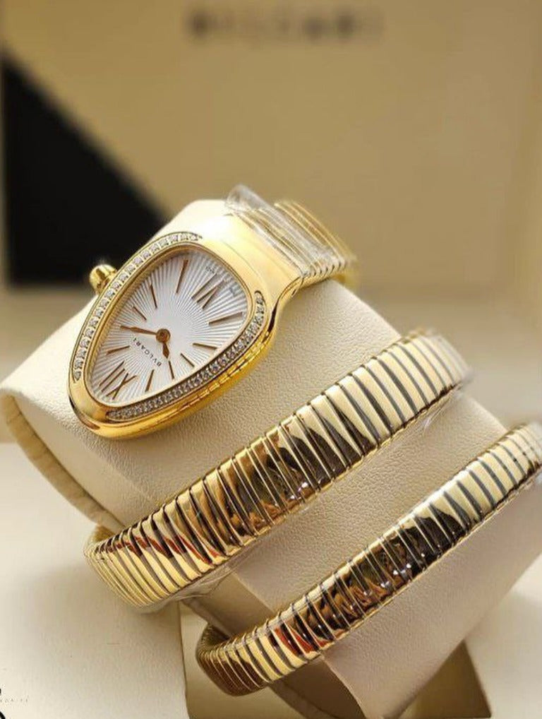 Fashionable Quartz Snake Bracelet Women Watch 2026💫