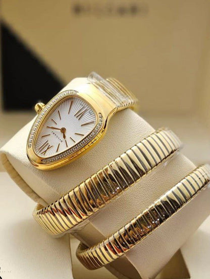 Fashionable Quartz Snake Bracelet Women Watch 2026💫
